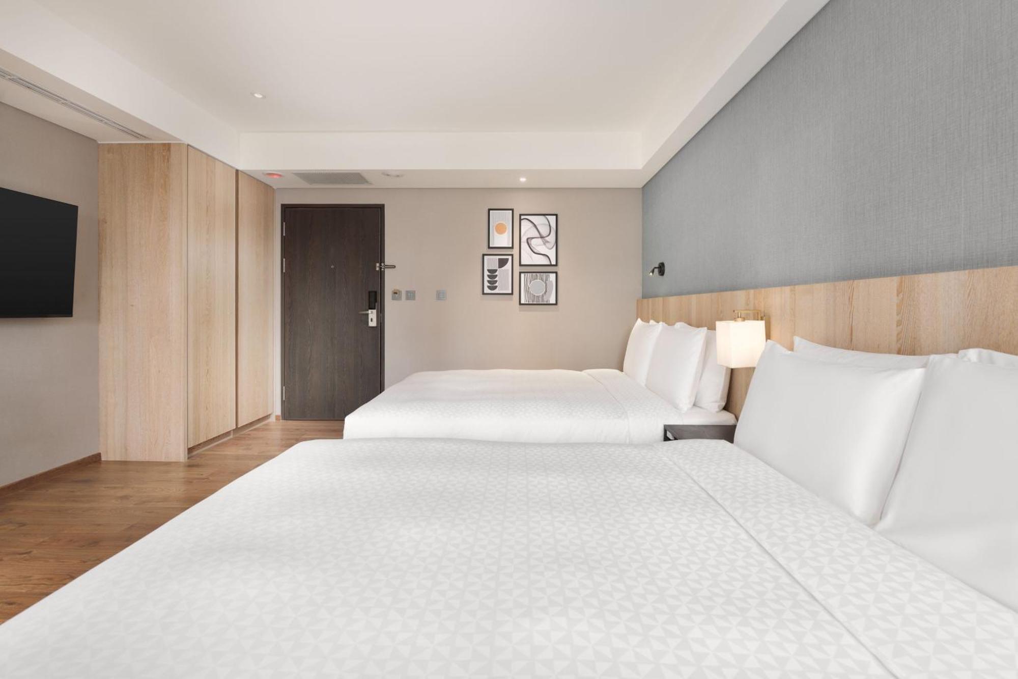Four Points By Sheraton Yilan Цзяоси Экстерьер фото