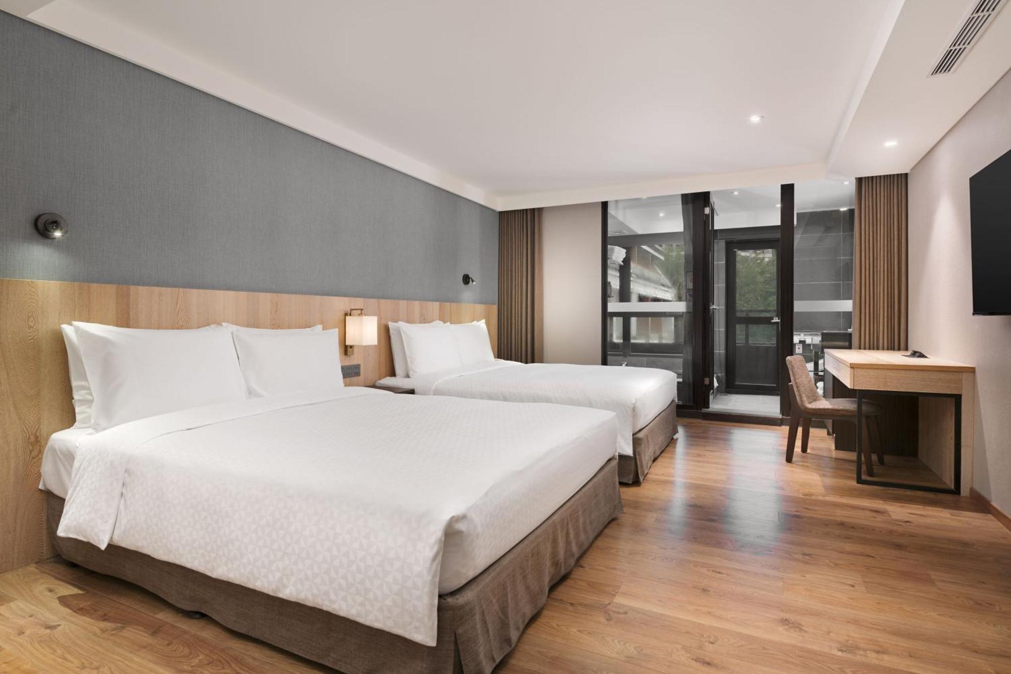 Four Points By Sheraton Yilan Цзяоси Экстерьер фото
