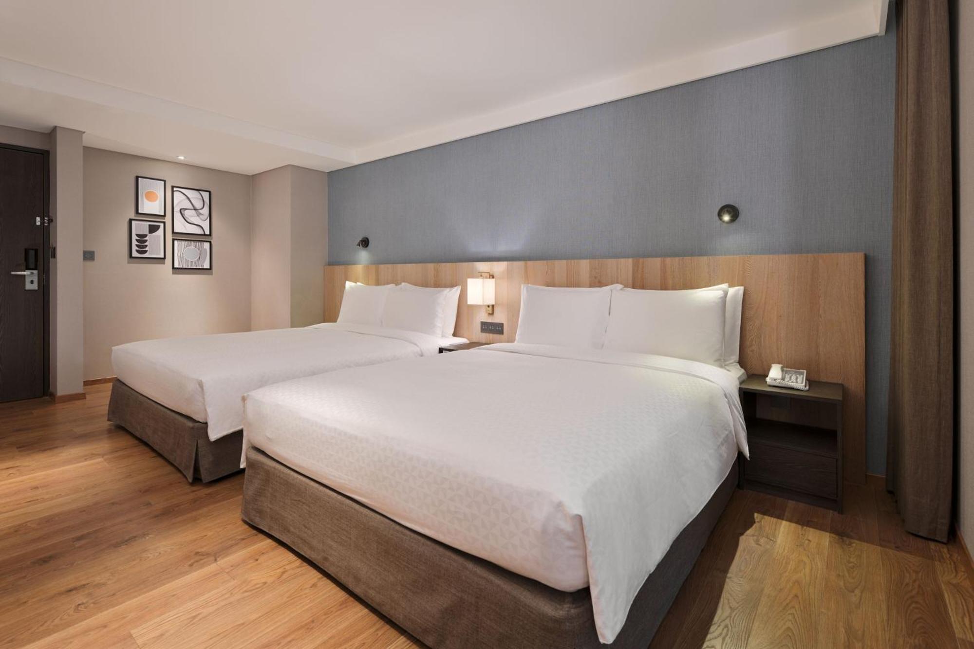 Four Points By Sheraton Yilan Цзяоси Экстерьер фото