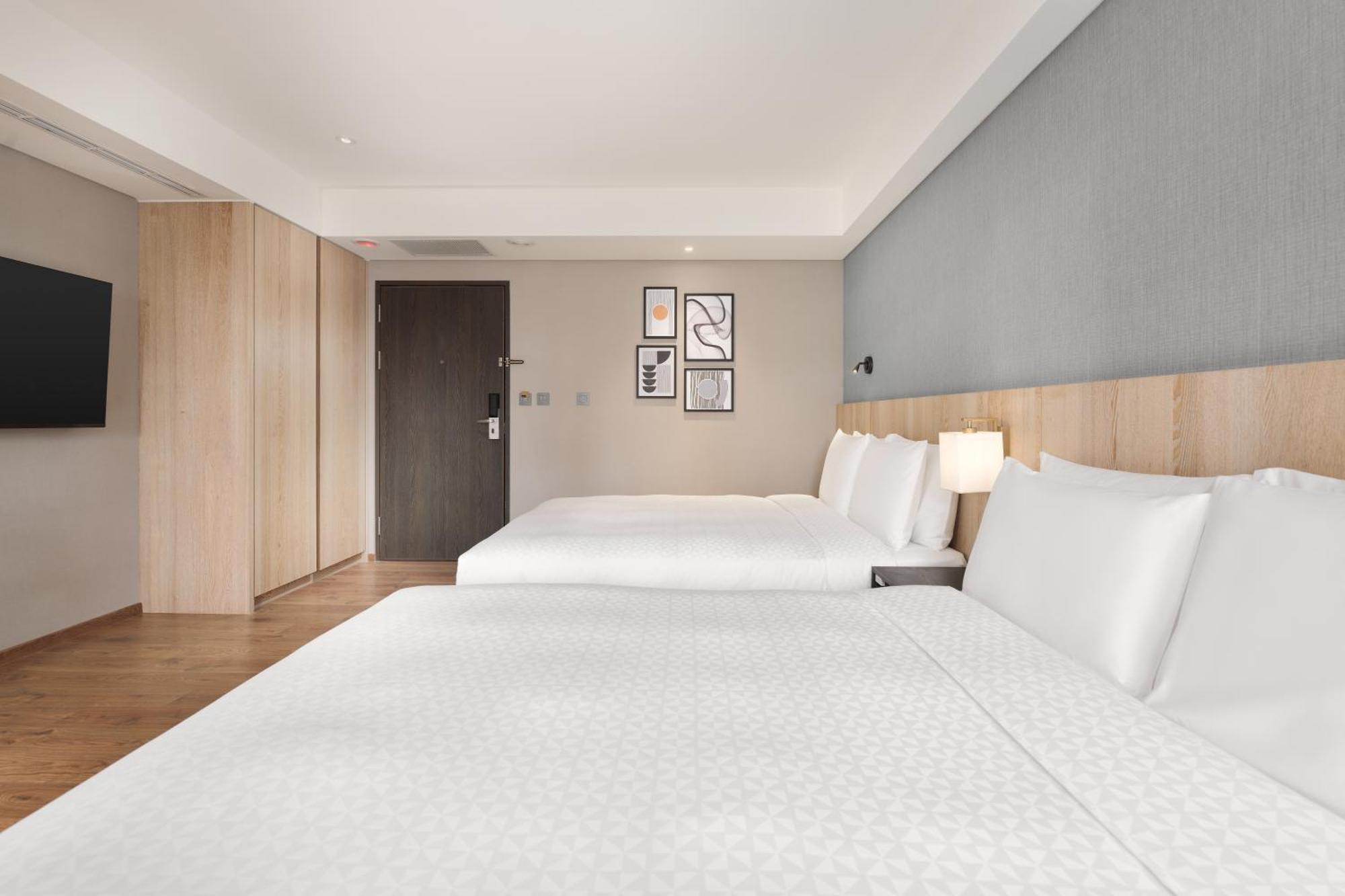 Four Points By Sheraton Yilan Цзяоси Экстерьер фото