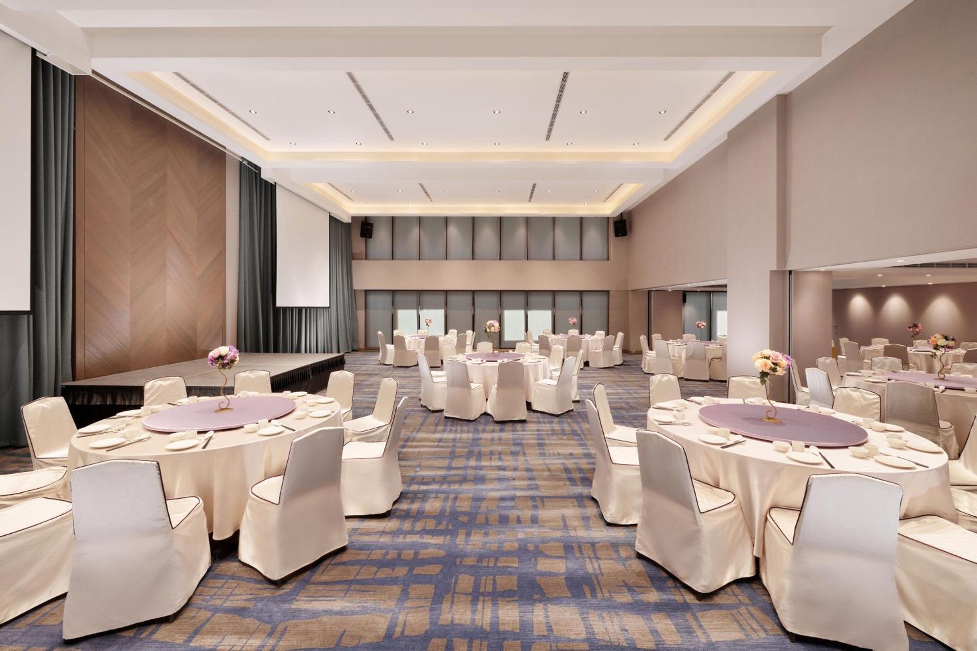 Four Points By Sheraton Yilan Цзяоси Экстерьер фото